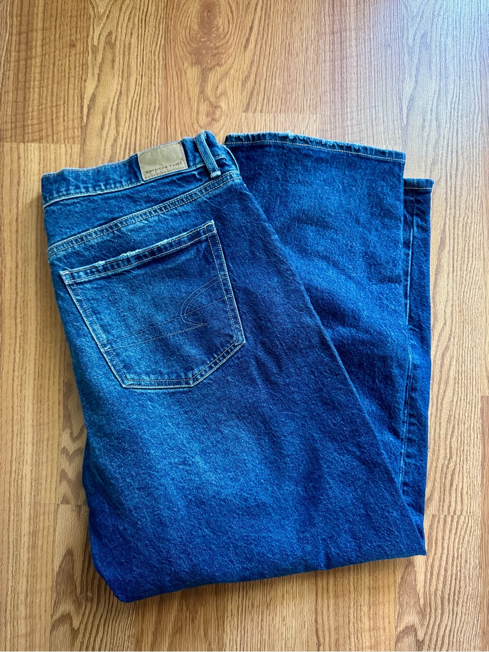 American Eagle Outfitters Barrel Jeans